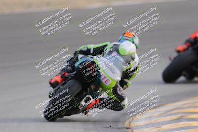 media/Dec-17-2022-SoCal Trackdays (Sat) [[224abd9271]]/Turn 10 Backside (120pm)/